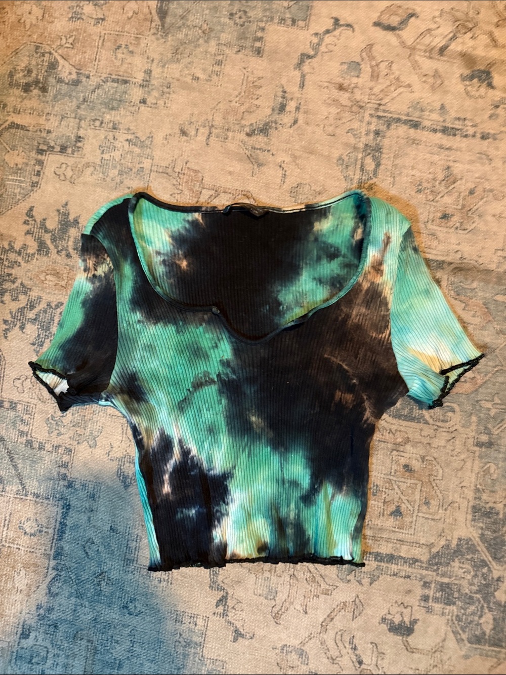 SHEIN Teal and Black Tie-Dye Ribbed Crop Top